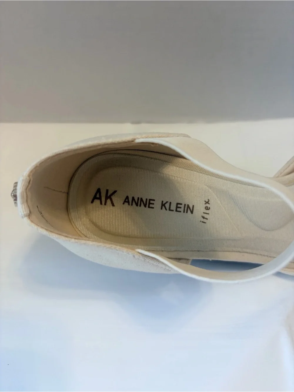 Anne Klein iFlex Tatiana Women's Cream Wedge Sandal 7.5